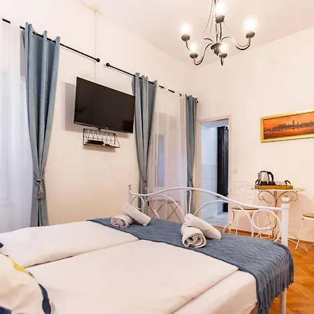 Nona Albina ゲストハウス